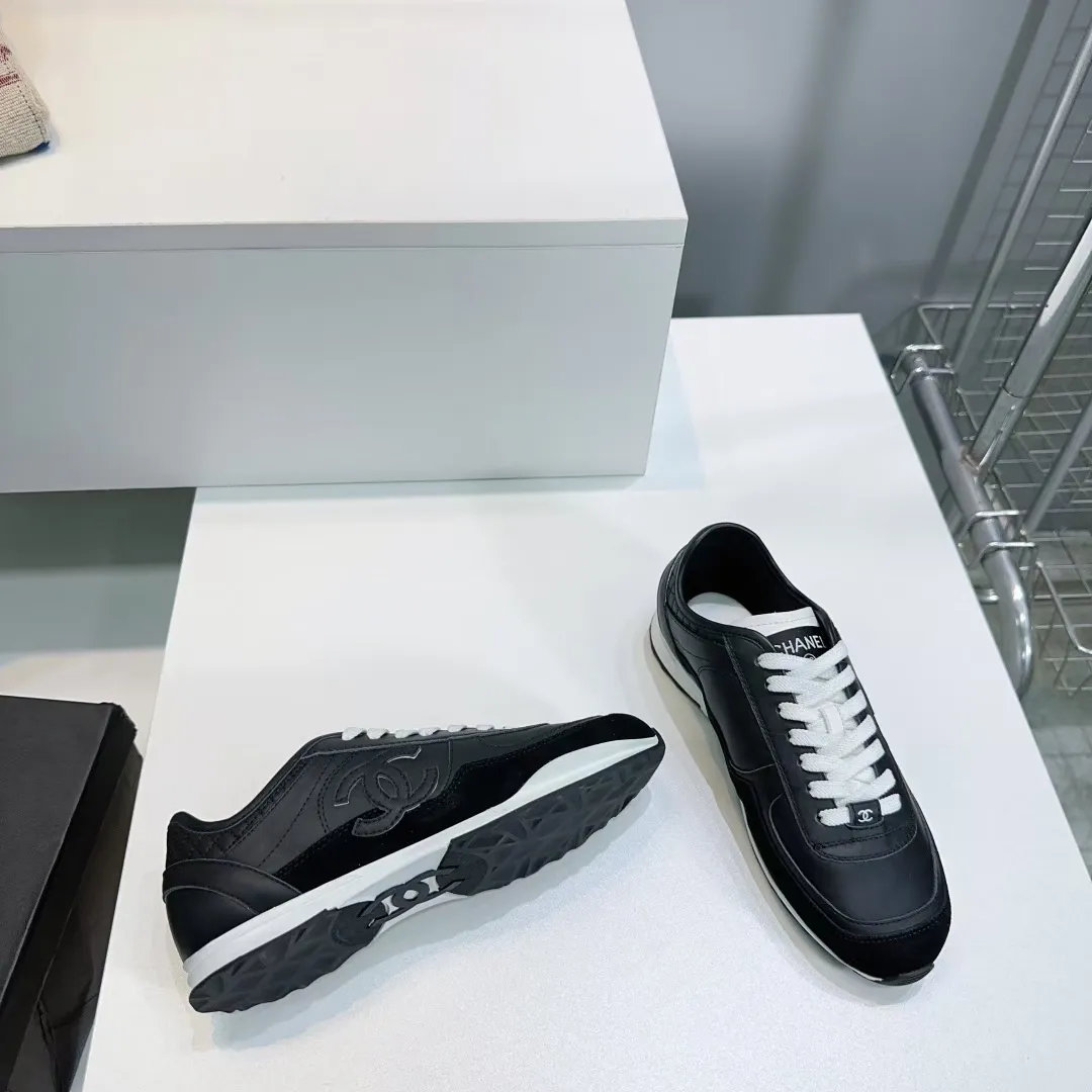 👟👟Ex-factory price 440👟👟 CHANEL Chanel 2025 new panda sneakers, color matching thick-soled casual sports shoes, upper: imported calfskin/imported suede, lining: imported sheepskin lining, outsole: TPU original outsole Size: #35-40 (40 customized, non-refundable)